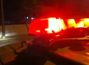 Giroflex de uma viatura policial para ilustrar a matéria.