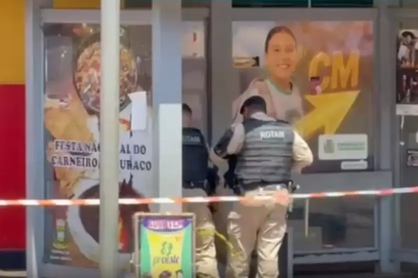 Policia militar mobilizada em lanchonete com ameaça de explosão em Campo Mourão.