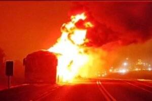 ônibus acometido por incêndio na BR-369.