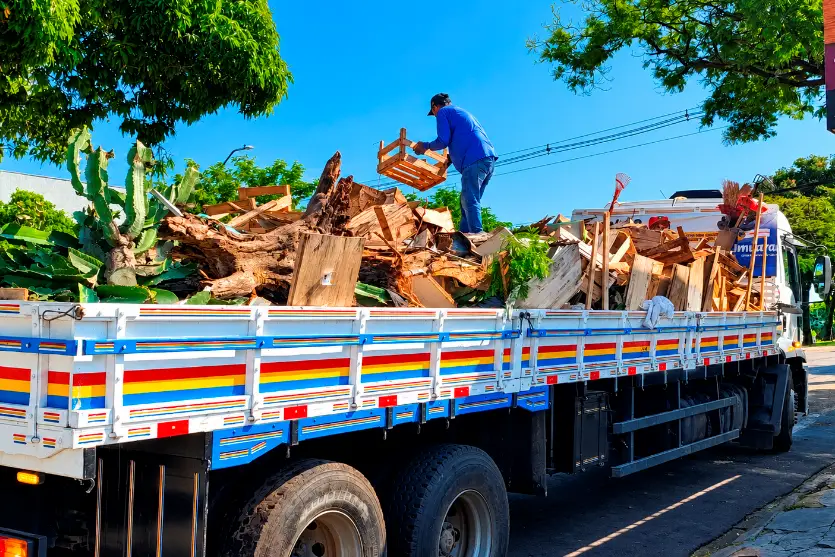 Operação Bota-Fora recolhe mais de 527 toneladas de resíduos em Umuarama