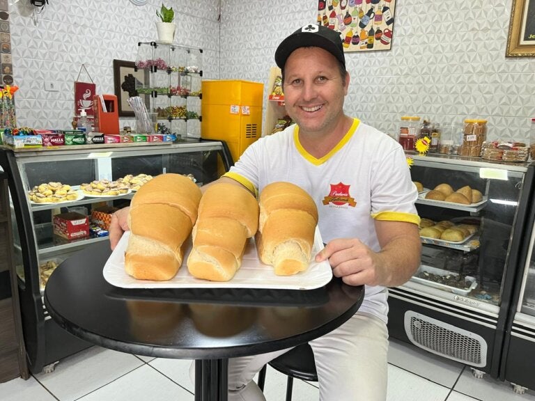 Padaria de bairro: Das vendas na calçada ao negócio próprio, padeiro realiza seu sonho