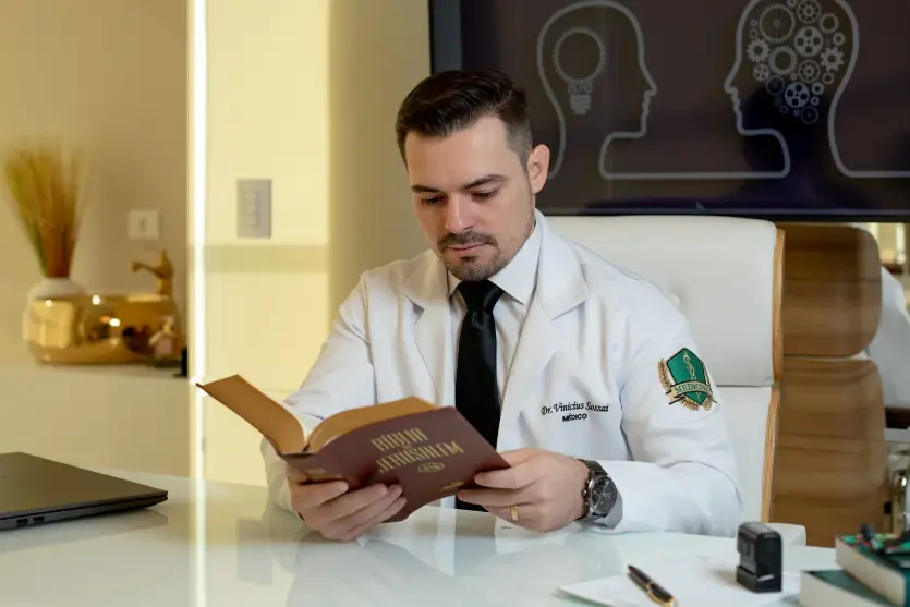 Palestra aborda a relação entre psiquiatria, espiritualidade e a reconstrução da sobriedade
