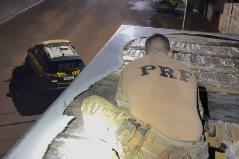 Droga encontrada em caminhão em Assis Chateaubriand.