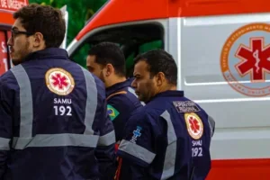 Profissionais do Samu.