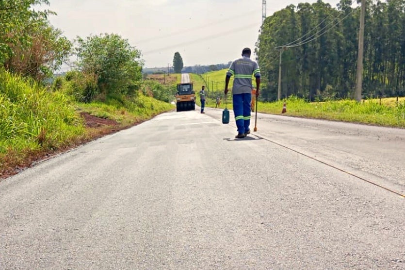 Iporã e Altônia: Em obra, rodovia PR-490 tem alterações no tráfego com sistema para-e-siga