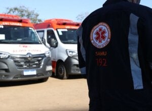 Motociclista abandona local de acidente e deixa passageiro ferido em Umuarama