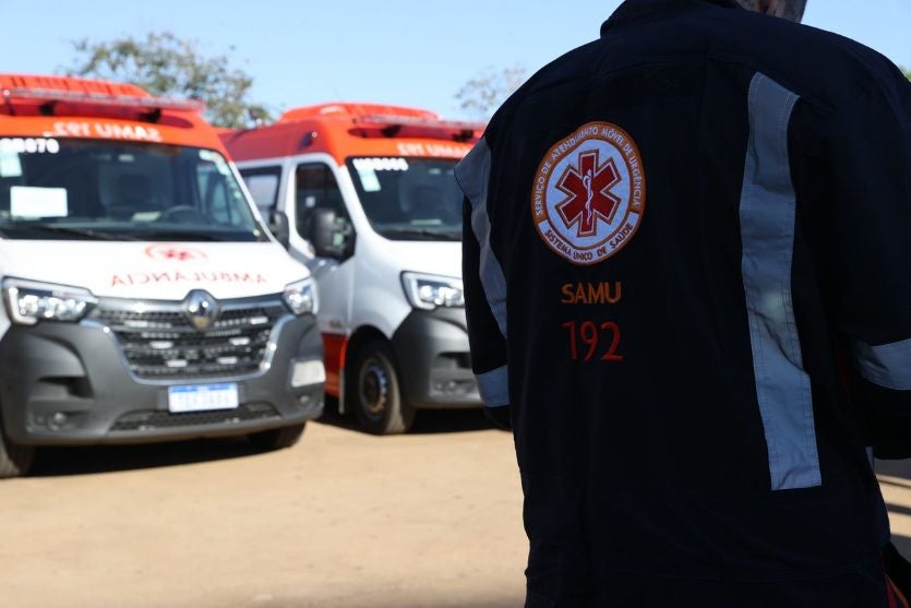 Motociclista abandona local de acidente e deixa passageiro ferido em Umuarama
