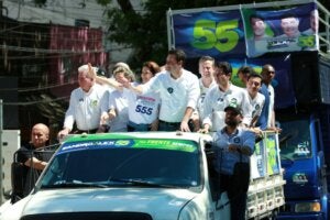 Carreata com apoiadores de Ratinho Junior.