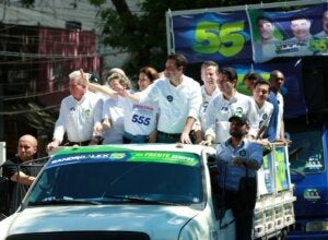 Carreata com apoiadores de Ratinho Junior.