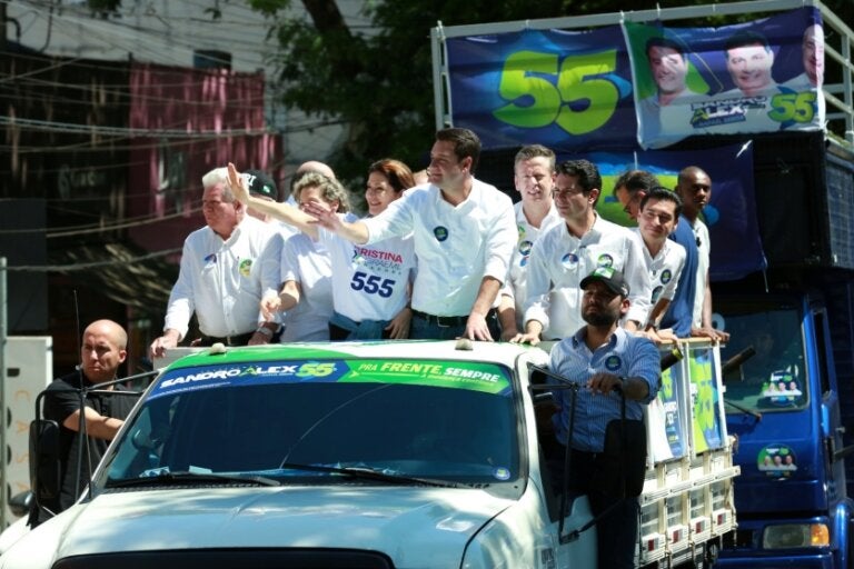 Carreata com apoiadores de Ratinho Junior.