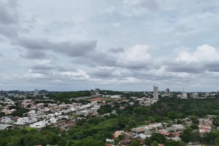 Umuarama tem previsão de chuva e alerta para tempestades neste fim de semana