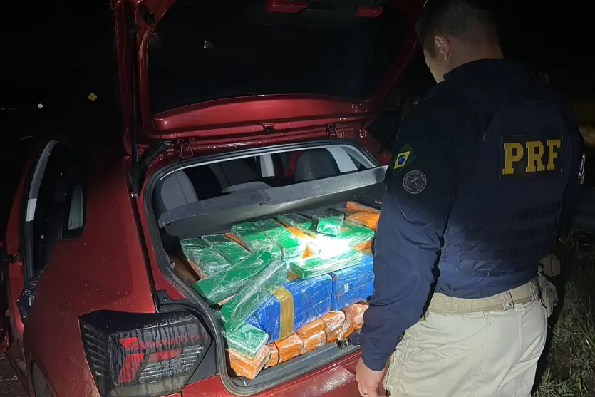 Vídeo mostra perseguição da PRF a carro que levava 345 kg de maconha no Paraná