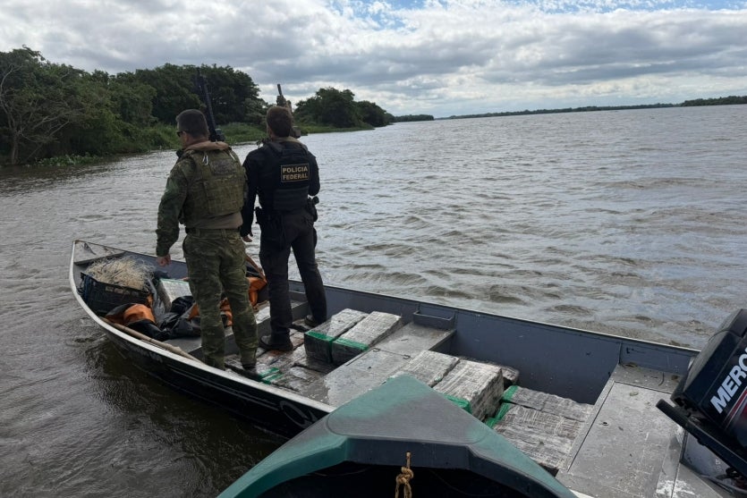 Embarcação com maconha em Altônia.