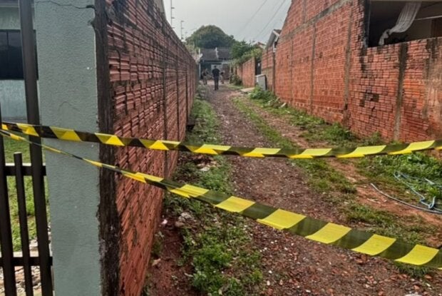 Local isolado após ataque que resultou em homicídio em Tapejara.