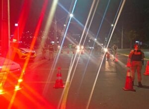 Blitz na avenida Tiradentes em Umuarama.