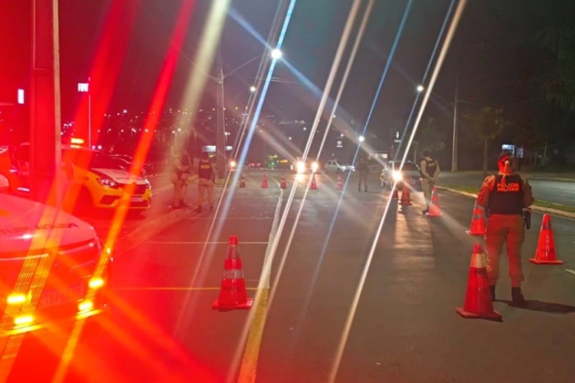 Blitz na avenida Tiradentes em Umuarama.