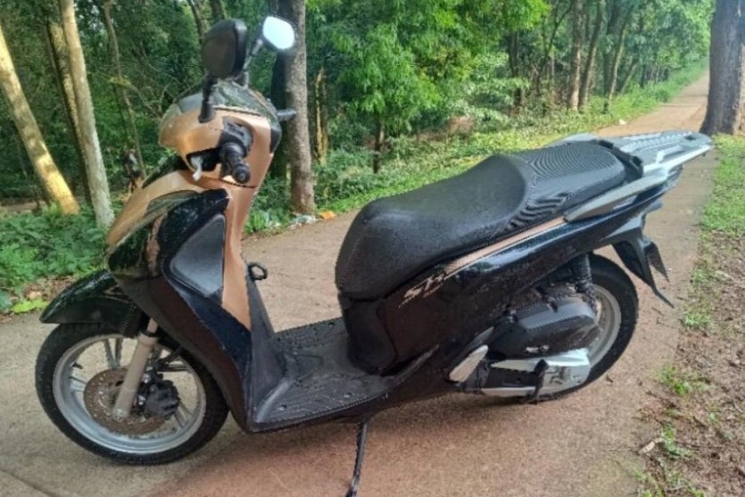 Motoneta envolvida em acidente em Umuarama.