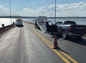Ponte Ayrton Senna, em Guaíra, durante perícia.