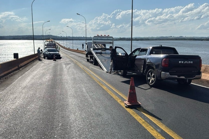 Ponte Ayrton Senna, em Guaíra, durante perícia.
