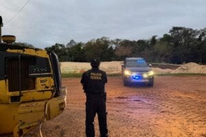 Policial da PF durante a Operação Areento de Ouro.