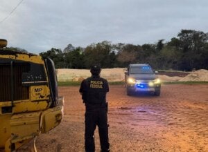 Policial da PF durante a Operação Areento de Ouro.