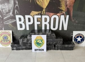 Maconha apreendida em automóvel nas proximidades de Perobal.