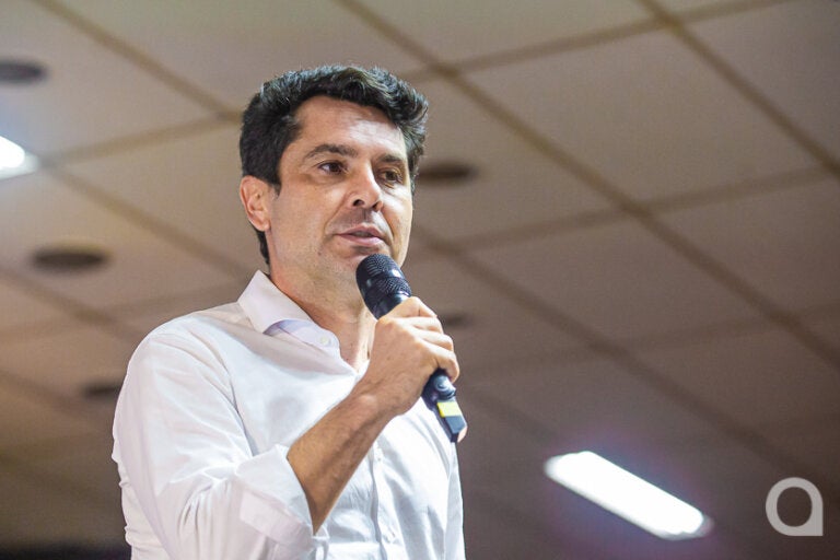 Em reta final de campanha, Alexandre Curi defende reformas no STF e foco nos municípios