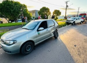 Colisão entre Palio e Strada deixa idoso ferido na avenida Portugal, em Umuarama; vídeo