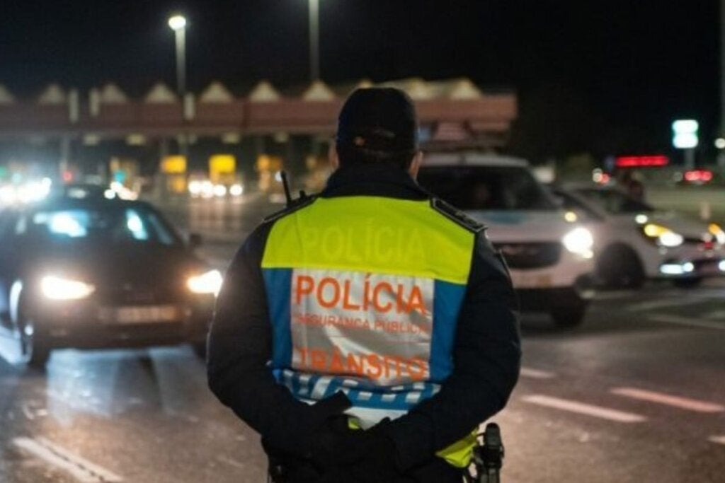 Brasileira é encontrada nua e morta após capotamento de carro em rodovia de Portugal
