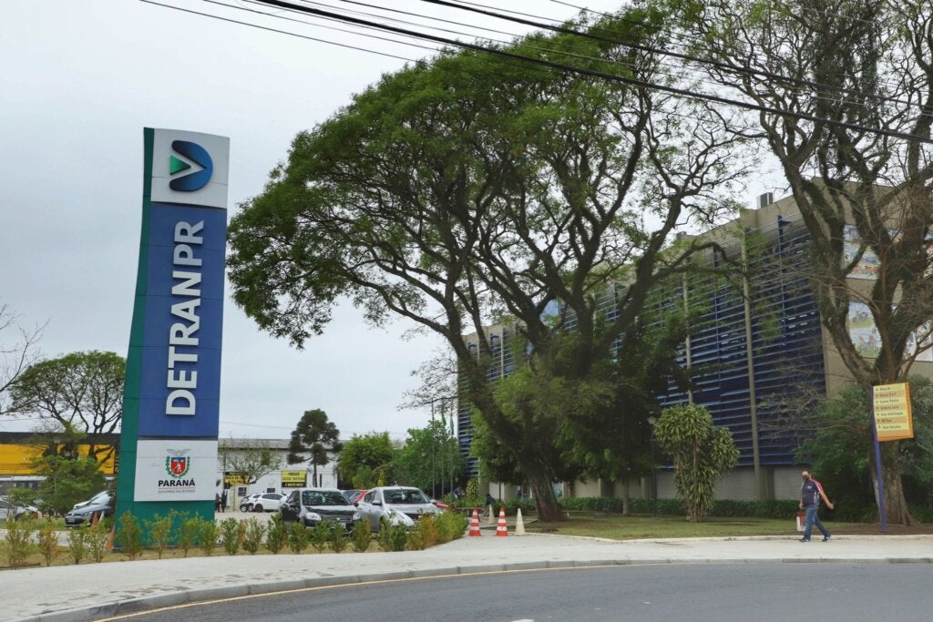 Detran define distribuição de 100 vagas para concurso público no Paraná