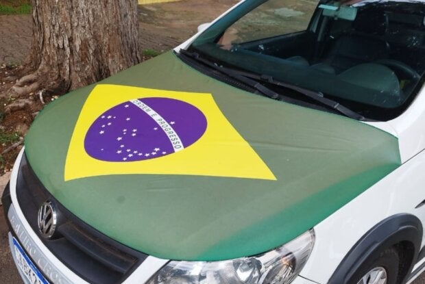Polícia Militar apreende Saveiro rebaixada e com som excessivamente alto em Umuarama