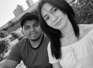 Familiares e amigos se despedem de casal que morava em Umuarama e morreu em acidente