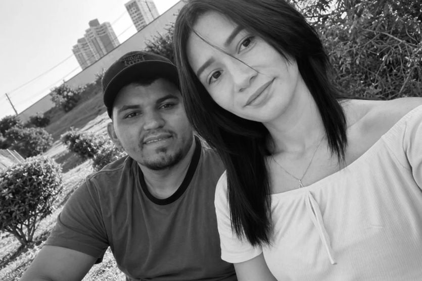 Familiares e amigos se despedem de casal que morava em Umuarama e morreu em acidente