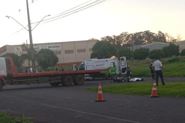 Polícia detalha acidente que matou motociclista; moto bateu em caminhão-guincho