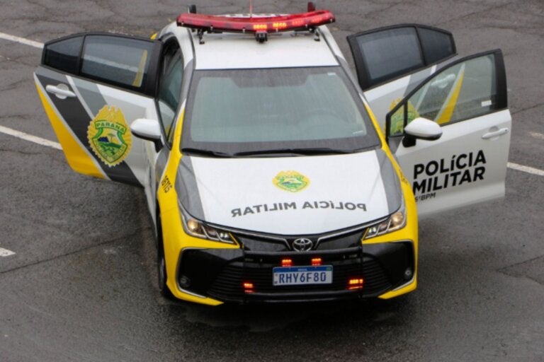 Mulher de 65 anos tem bolsa furtada após homem pedir ajuda em residência de Umuarama