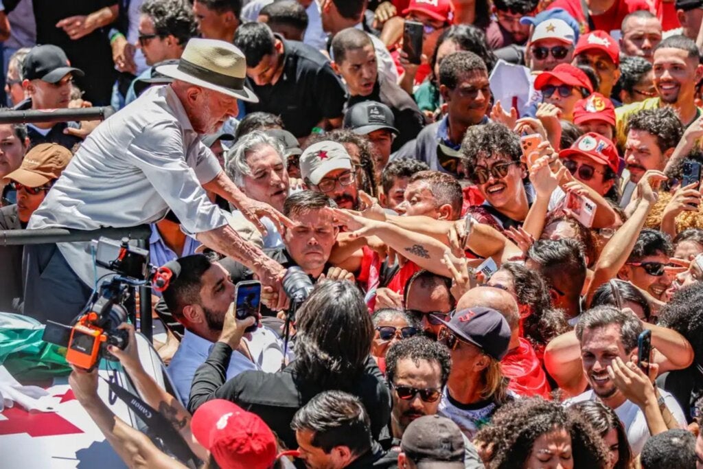 Corregedor do TSE derruba censura do ministro Kassio Nunes e libera canal pró-Lula