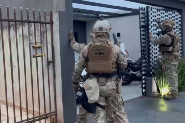 Fornecedor de drogas que comandava tráfico no Noroeste a partir de Londres é alvo de operação