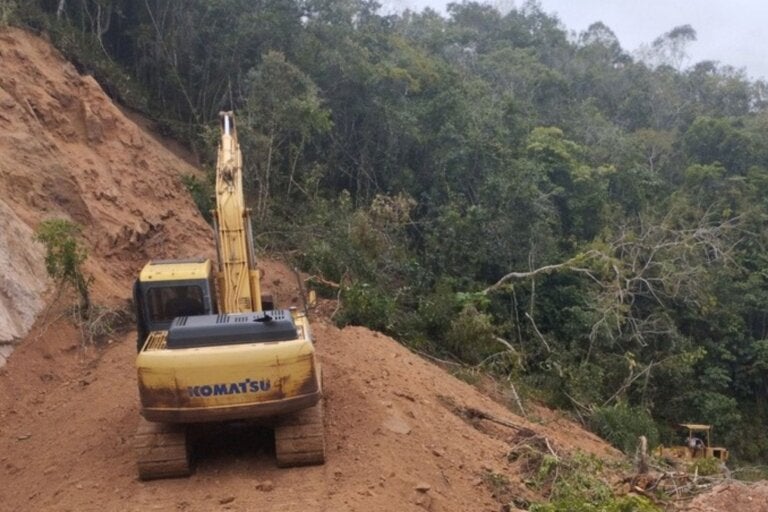 Erosões e rios transbordados deixam rodovias interditadas e mobilizam DER no Paraná