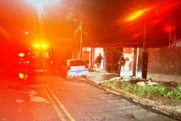 Homicídio em residência de Goioerê sendo atendido pela PM.