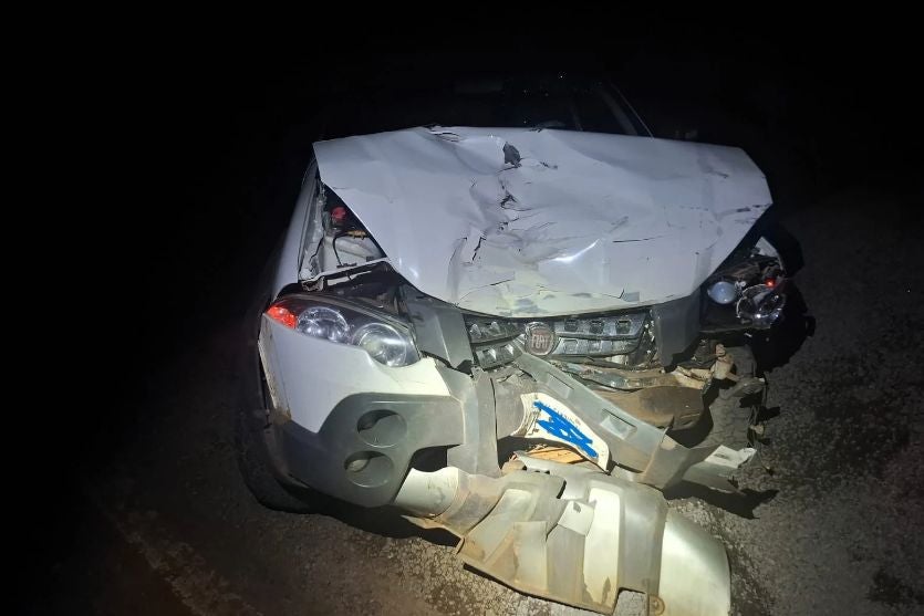Colisão entre dois veículos na rodovia PRC-467 termina com fuga de motorista