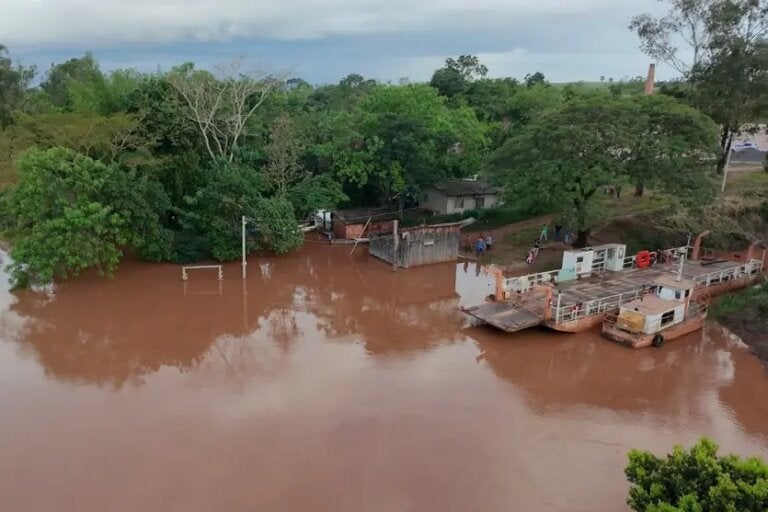 Cheia do rio Ivaí suspende balsa em Herculândia e rio Paraná sobe no Noroeste do Paraná