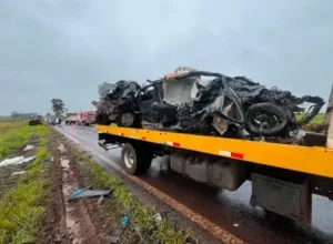 Casal de Umuarama morre em acidente entre carro e caminhonete no MS