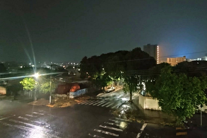 Após sensação térmica de 40ºC, chuva chega a Umuarama na noite deste sábado