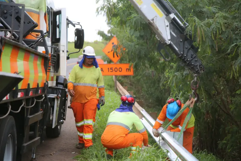 Concessionária realiza serviços na PR-323 e BR-272 nesta quarta-feira