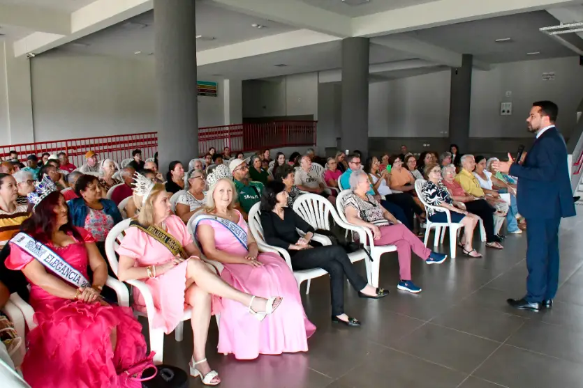 Conselho do Idoso reúne participantes em Umuarama para discutir saúde e prevenção