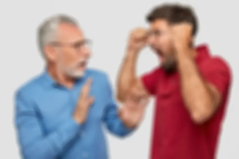 Discussão por terreno termina em agressão entre pai e filho em Umuarama