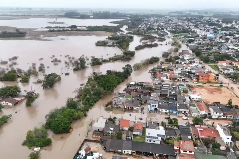 São Lourenço do Sul inundada após temporal.