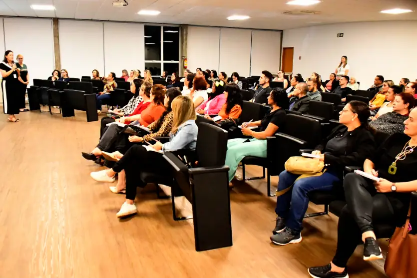 Educação capacita 73 candidatos para seleção de diretores da Rede Municipal de Umuarama