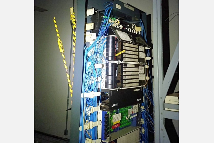 PM registra dano a equipamento de telecomunicação e violação de domicílio em Umuarama