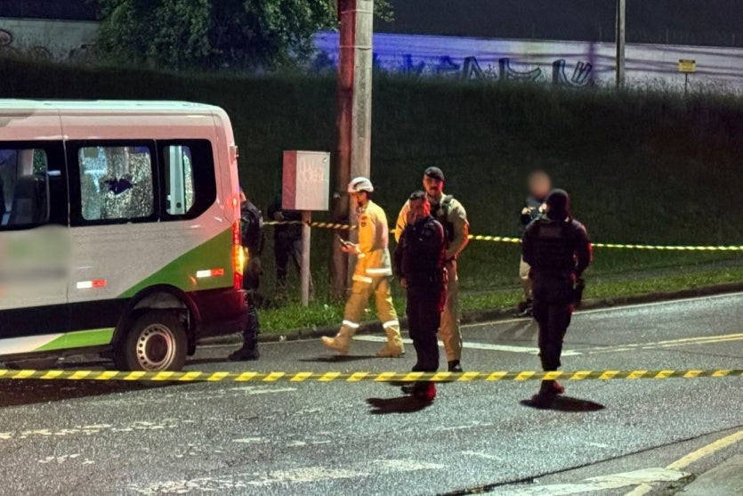 Local onde pai que retornava de viagem foi morto na frente da mulher e filhos.